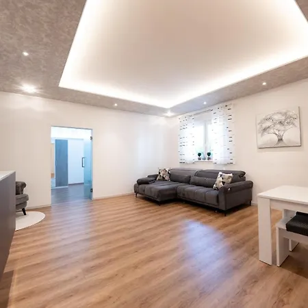 Apartamento Ring48 Living - Modernes Wohnen Mit Wohlfuehlambiente Mitten Im Stadtzentrum - Vollausgestattete Kueche, Bad Mit Duschbadewanne, Parkplatz *