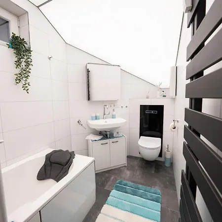 Apartamento Ring48 Living - Modernes Wohnen Mit Wohlfuehlambiente Mitten Im Stadtzentrum - Vollausgestattete Kueche, Bad Mit Duschbadewanne, Parkplatz *