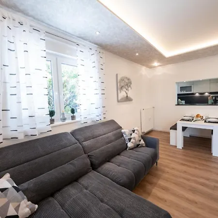 דירה Ring48 Living - Modernes Wohnen Mit Wohlfuehlambiente Mitten Im Stadtzentrum - Vollausgestattete Kueche, Bad Mit Duschbadewanne, Parkplatz *