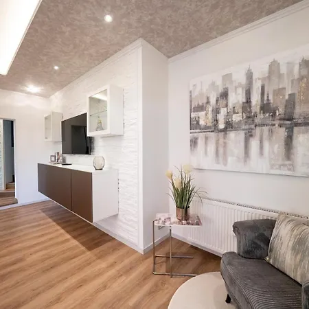 Appartement Ring48 Living - Modernes Wohnen Mit Wohlfuehlambiente Mitten Im Stadtzentrum - Vollausgestattete Kueche, Bad Mit Duschbadewanne, Parkplatz Bayreuth