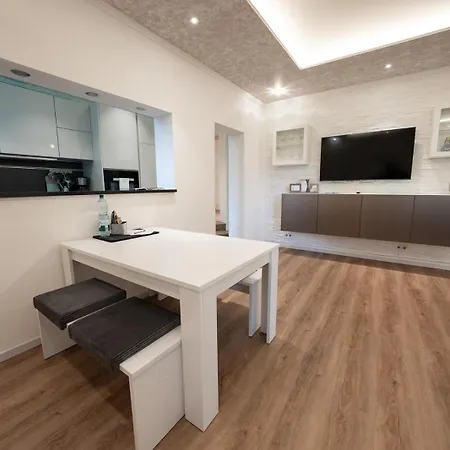 Ring48 Living - Modernes Wohnen Mit Wohlfuehlambiente Mitten Im Stadtzentrum - Vollausgestattete Kueche, Bad Mit Duschbadewanne, Parkplatz Appartement
