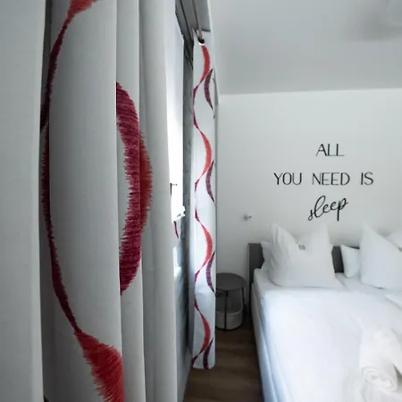 Ring48 Living - Modernes Wohnen Mit Wohlfuehlambiente Mitten Im Stadtzentrum - Vollausgestattete Kueche, Bad Mit Duschbadewanne, Parkplatz *