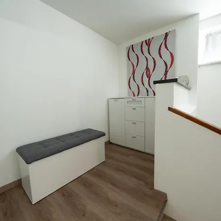 דירה Ring48 Living - Modernes Wohnen Mit Wohlfuehlambiente Mitten Im Stadtzentrum - Vollausgestattete Kueche, Bad Mit Duschbadewanne, Parkplatz באיירוט
