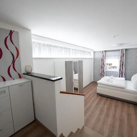 Ring48 Living - Modernes Wohnen Mit Wohlfuehlambiente Mitten Im Stadtzentrum - Vollausgestattete Kueche, Bad Mit Duschbadewanne, Parkplatz דירה