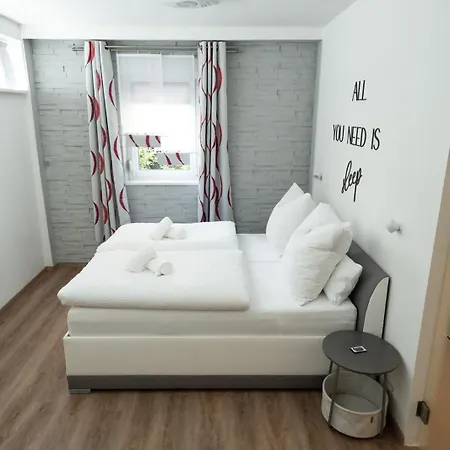 Ring48 Living - Modernes Wohnen Mit Wohlfuehlambiente Mitten Im Stadtzentrum - Vollausgestattete Kueche, Bad Mit Duschbadewanne, Parkplatz * Байройт