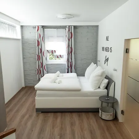 Ring48 Living - Modernes Wohnen Mit Wohlfuehlambiente Mitten Im Stadtzentrum - Vollausgestattete Kueche, Bad Mit Duschbadewanne, Parkplatz דירה