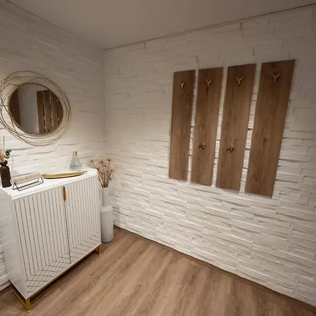 Appartement Ring48 Living - Modernes Wohnen Mit Wohlfuehlambiente Mitten Im Stadtzentrum - Vollausgestattete Kueche, Bad Mit Duschbadewanne, Parkplatz *